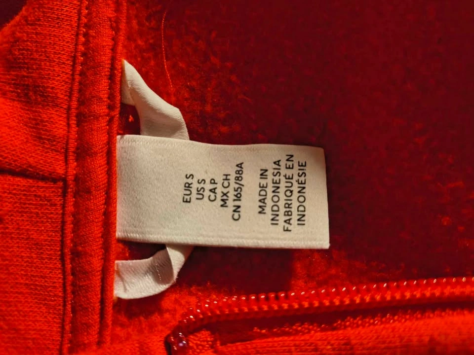 Red cropped hoodie - photo 2