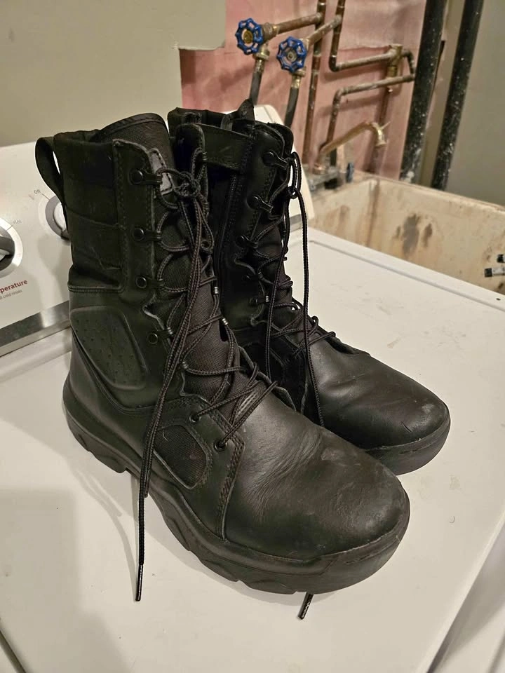 Under Armour Boots - Size 11