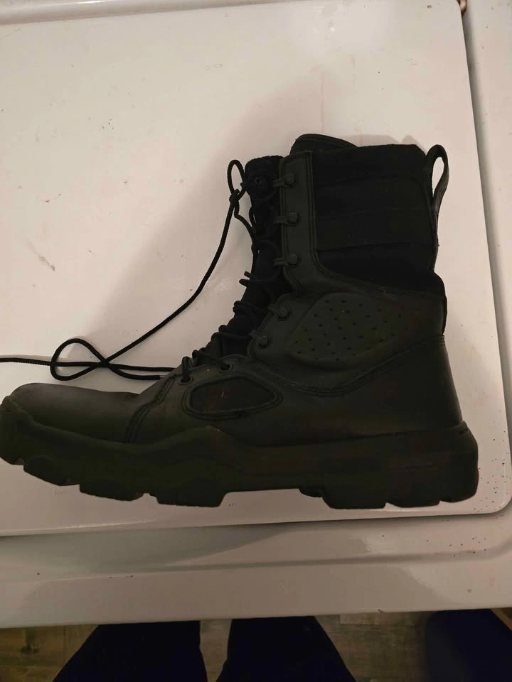 Under Armour Boots - Size 11 - photo 3