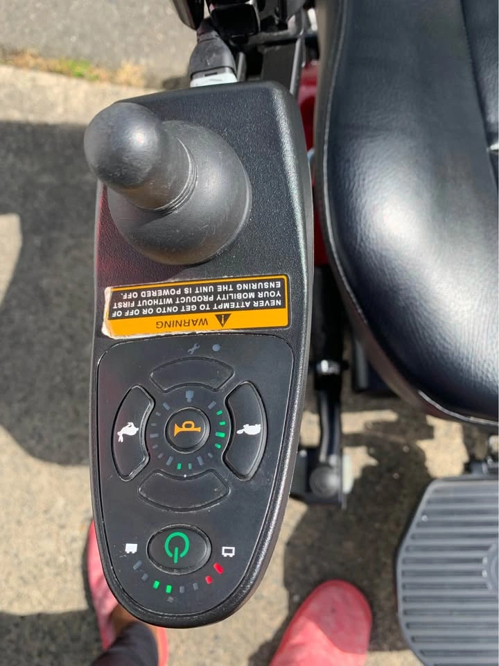 Shoprider UL8WSLA Power Chair - photo 3