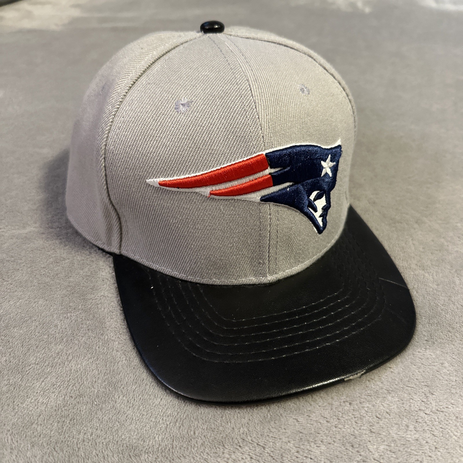New England Patriots FLYING ELVIS Snapback Super Bowl NFL Mitche