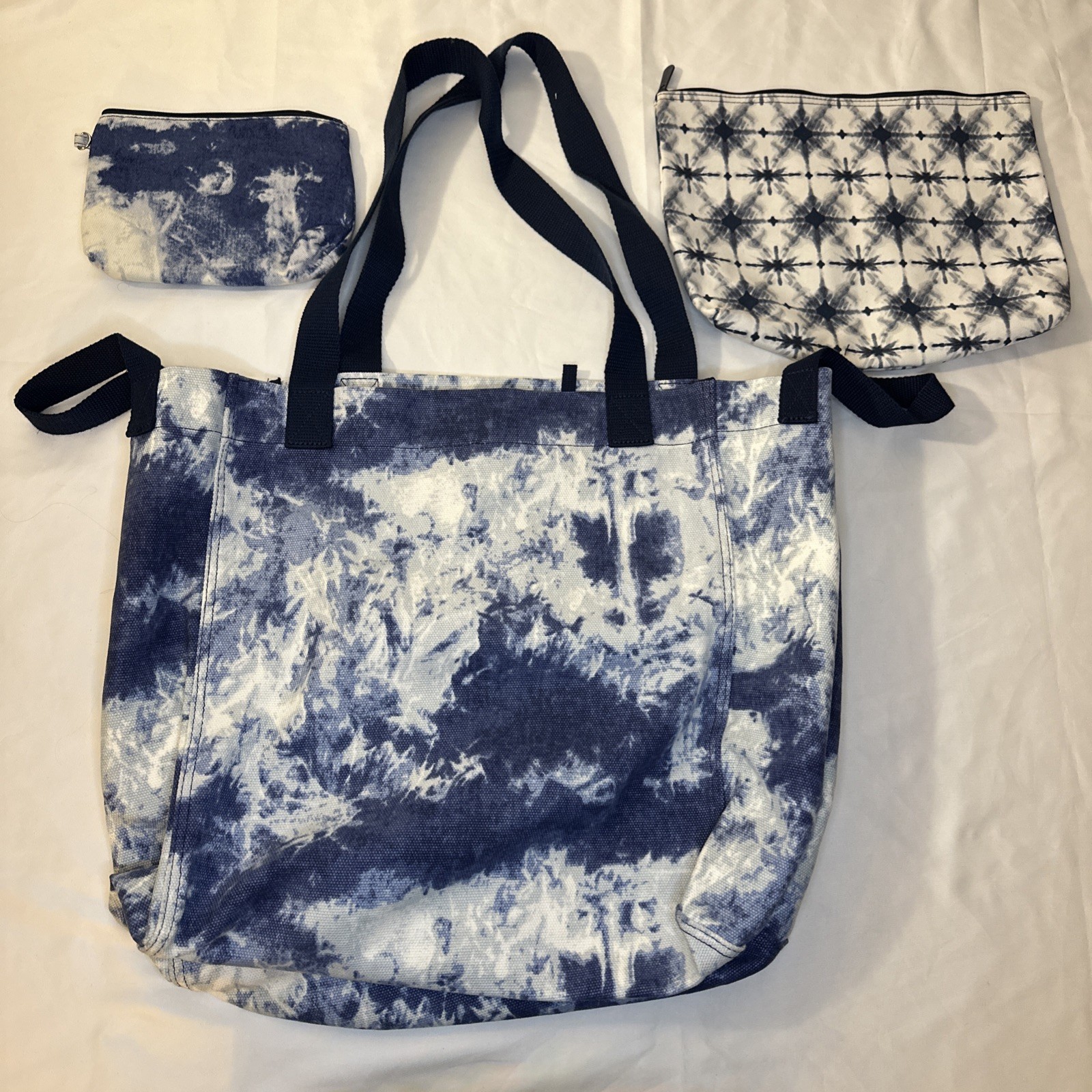 Thirty-One New Horizons Tote & Pouch Set - Tie-dye Blue