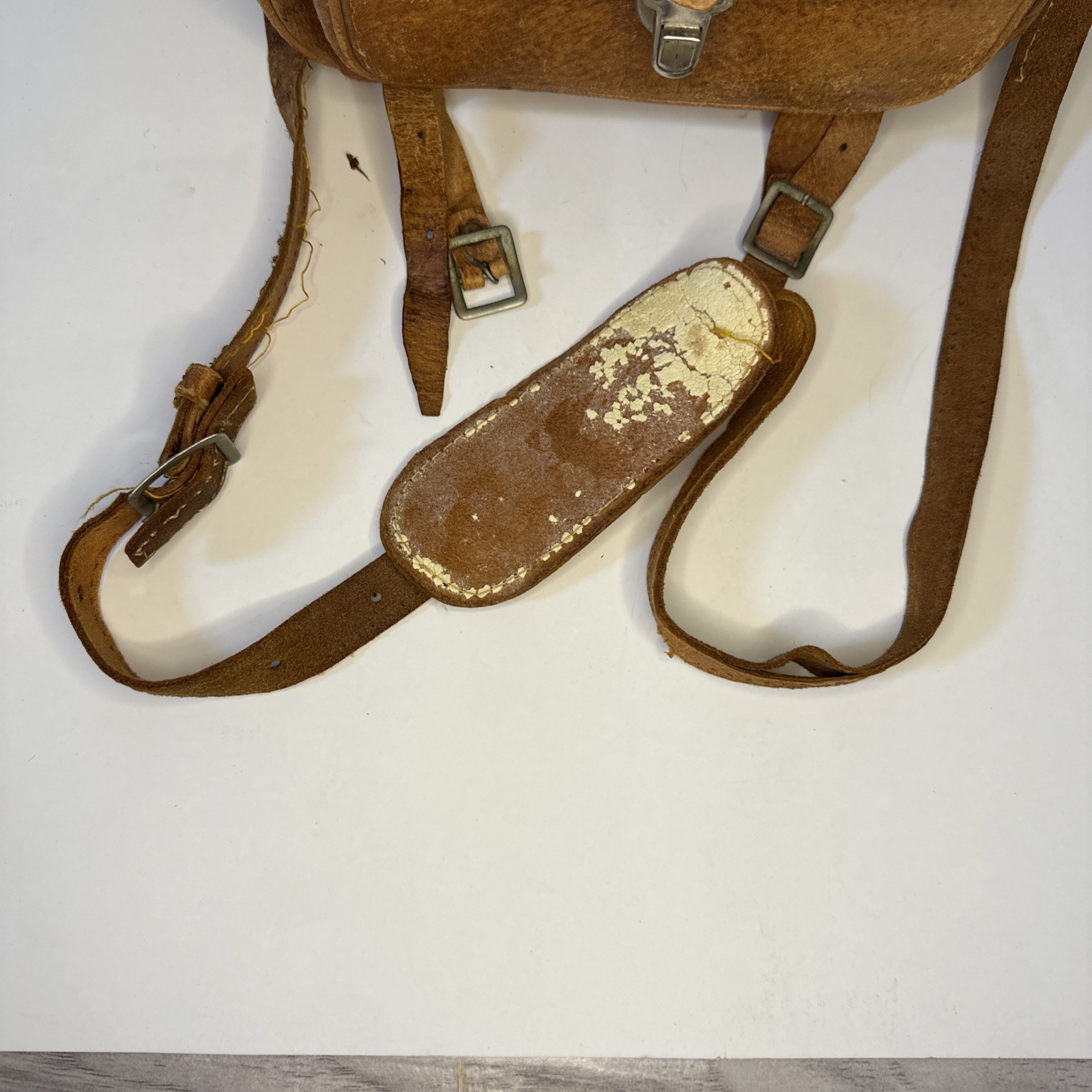 Ready to restore! Vintage Leather Camera Bag Case Brown Antique - photo 3