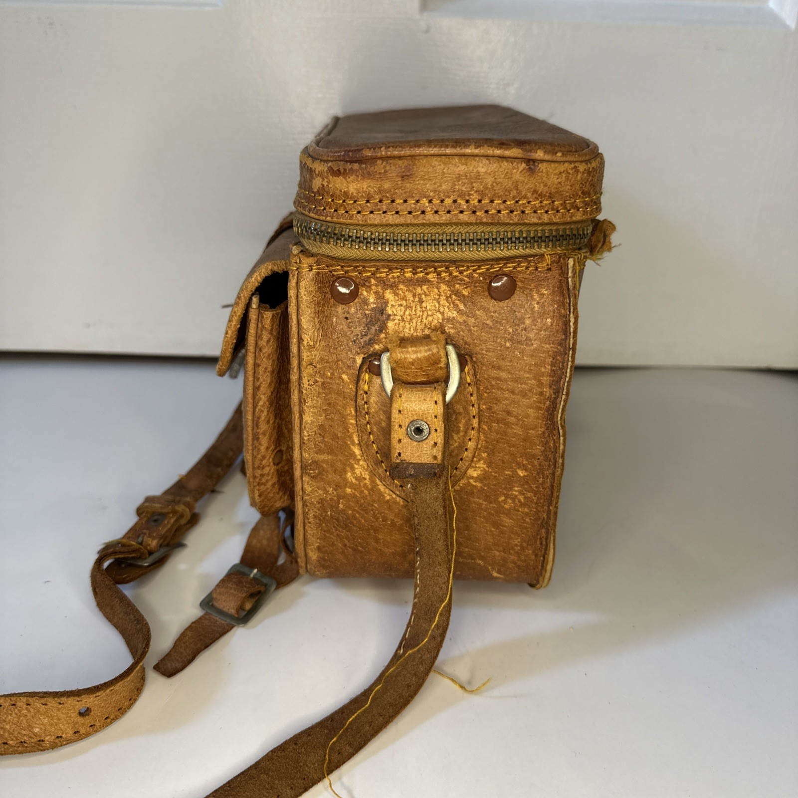 Ready to restore! Vintage Leather Camera Bag Case Brown Antique - photo 5