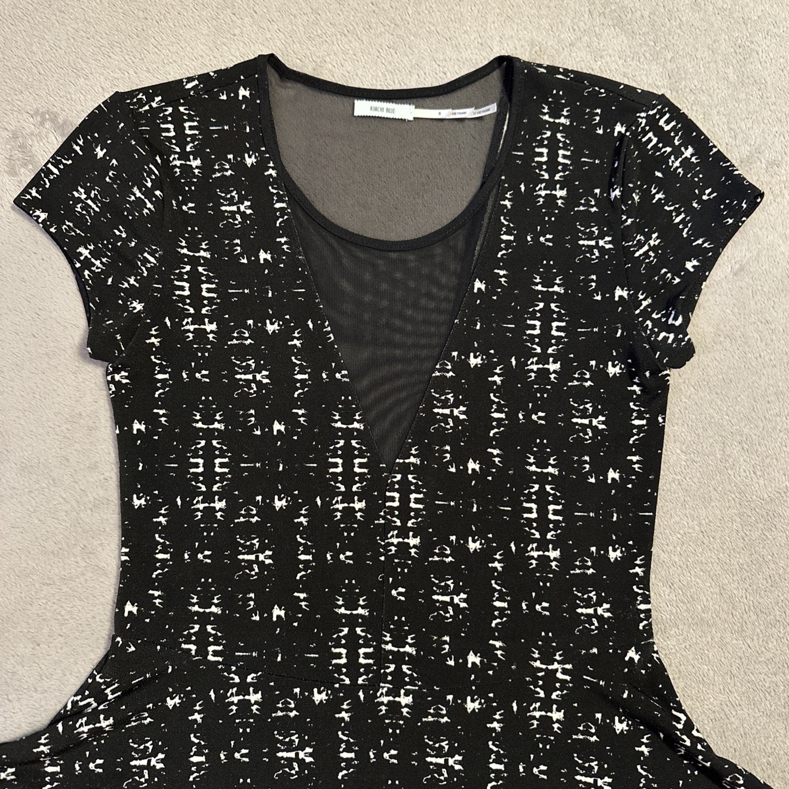 Kimchi Blue Skater Dress Women's Small Black White V-Neck Mesh - photo 2