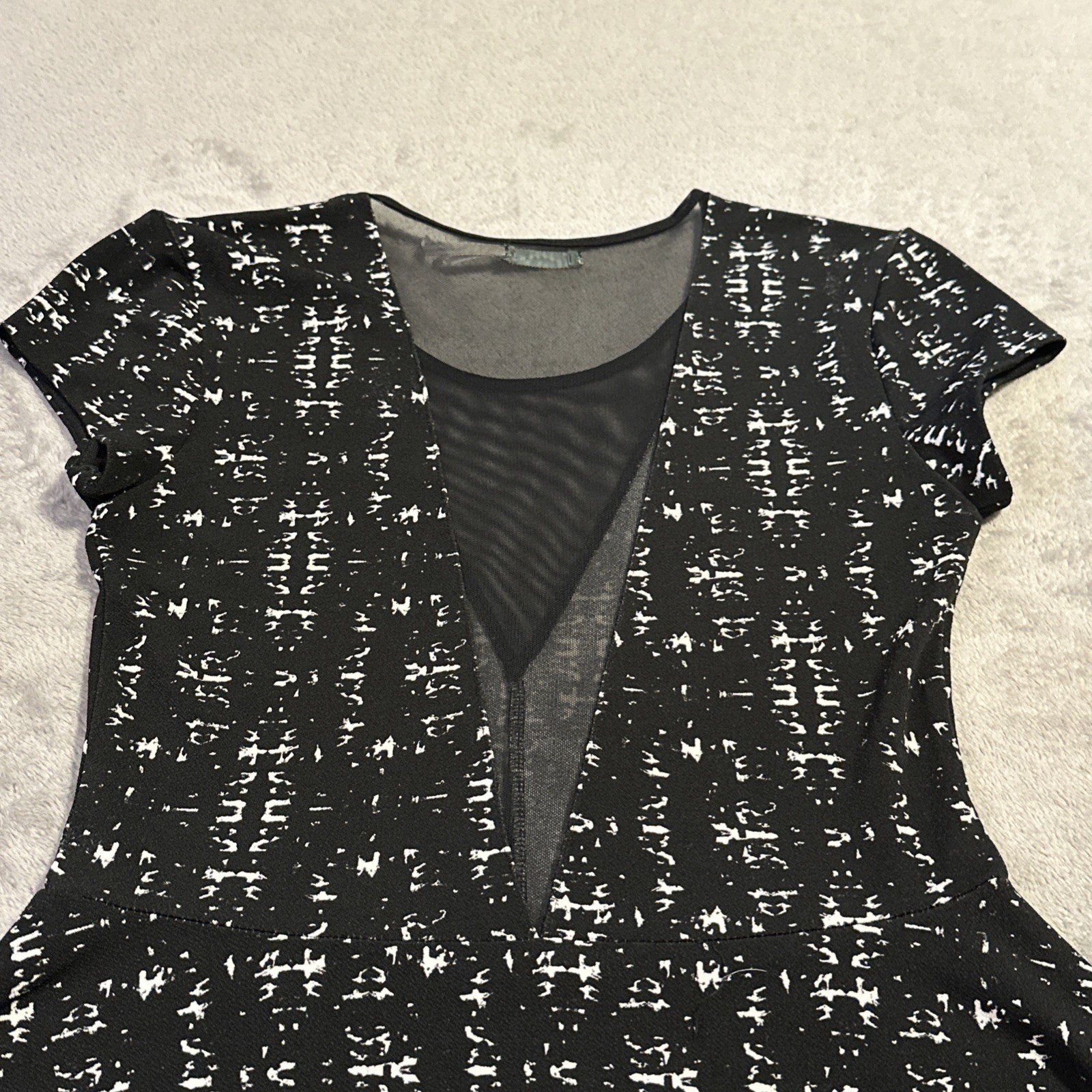 Kimchi Blue Skater Dress Women's Small Black White V-Neck Mesh - photo 4