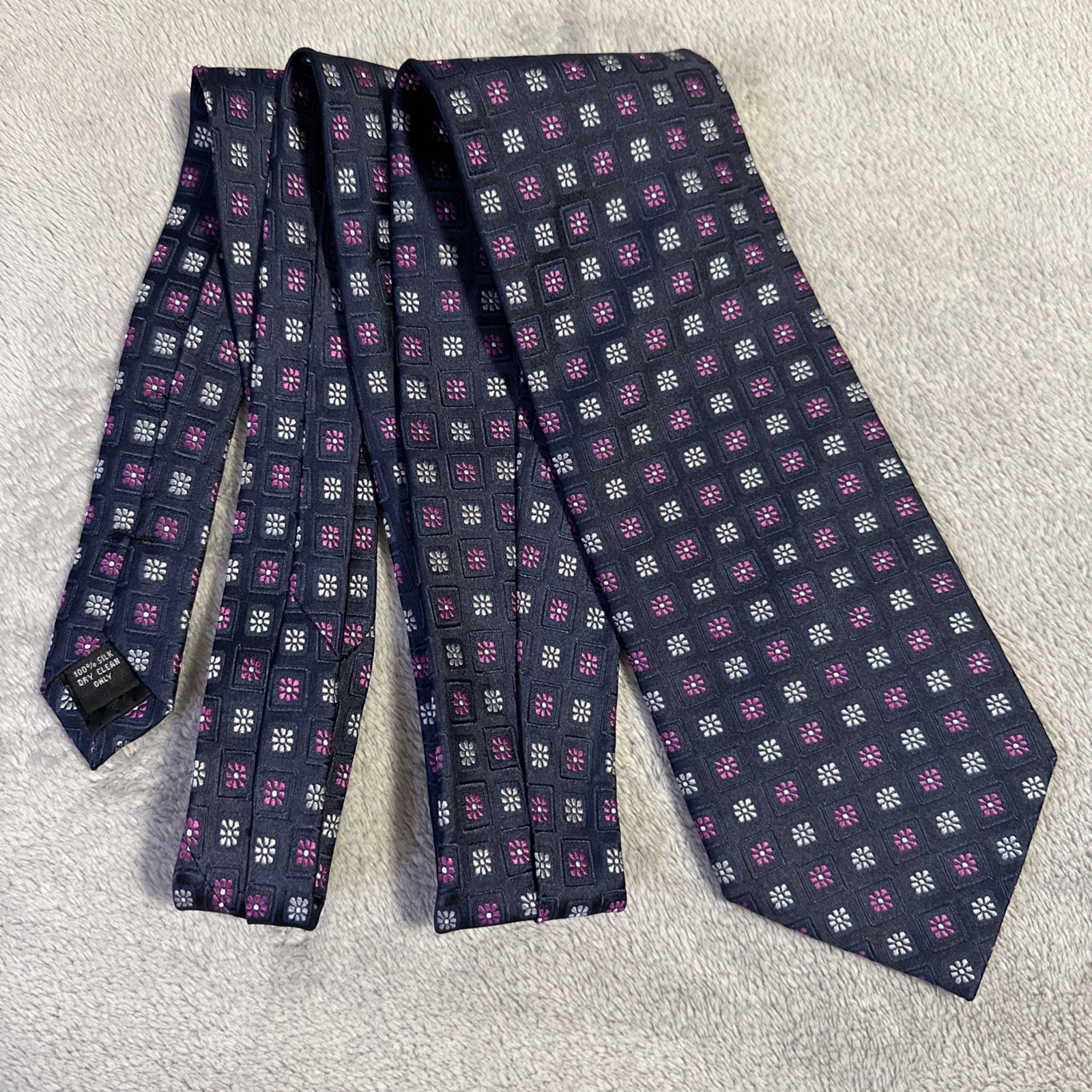 Pierre Cardin Men's Necktie Navy Blue Purple Floral Daisies Text