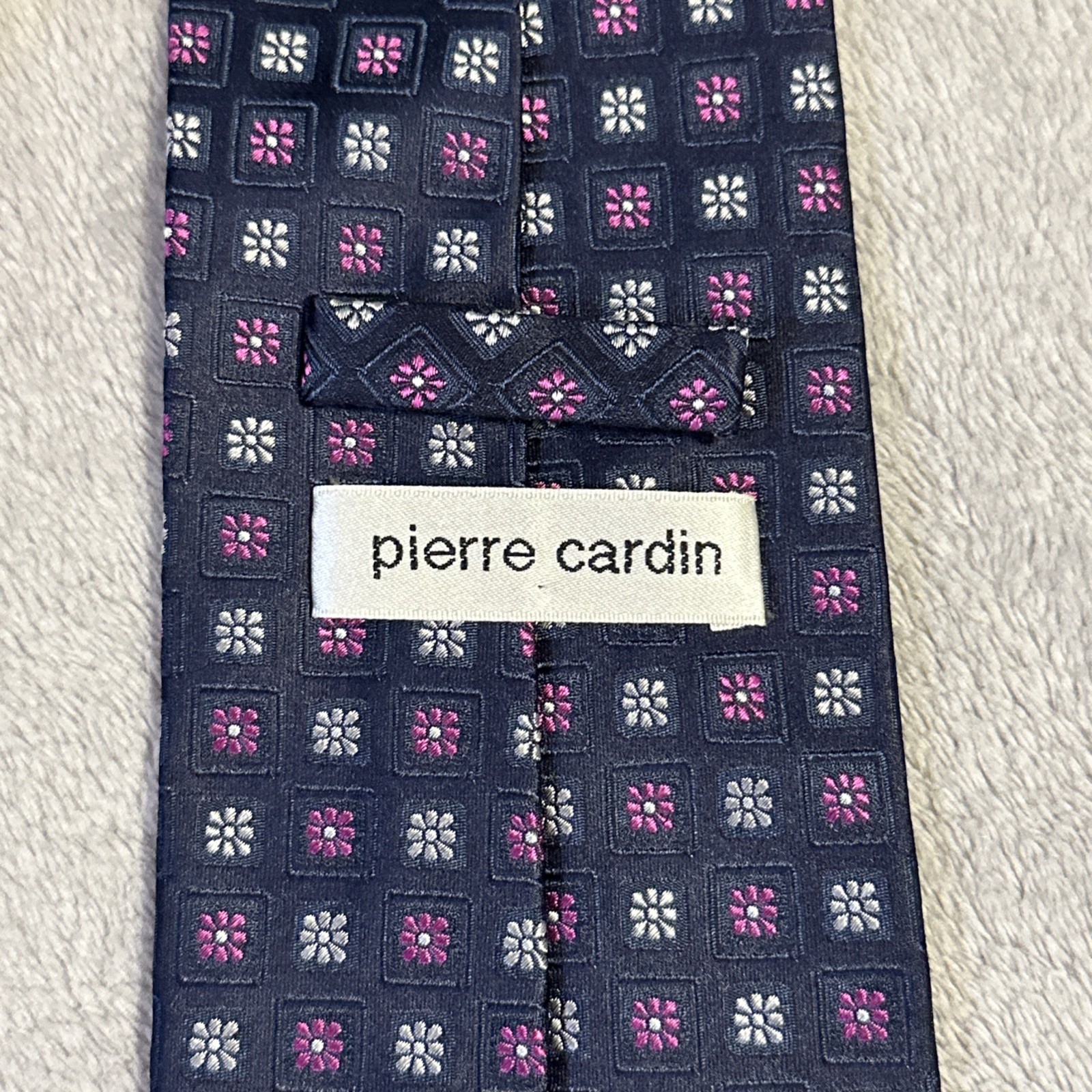 Pierre Cardin Men's Necktie Navy Blue Purple Floral Daisies Text - photo 2