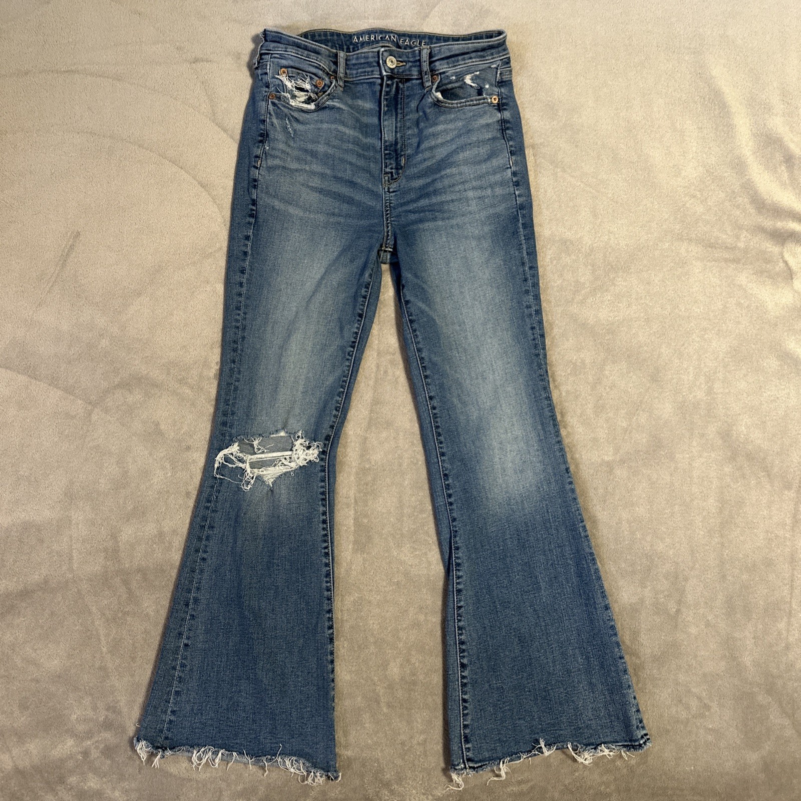 American Eagle Super Hi-Rise Flare Jeans Sz 8 Short Distressed B