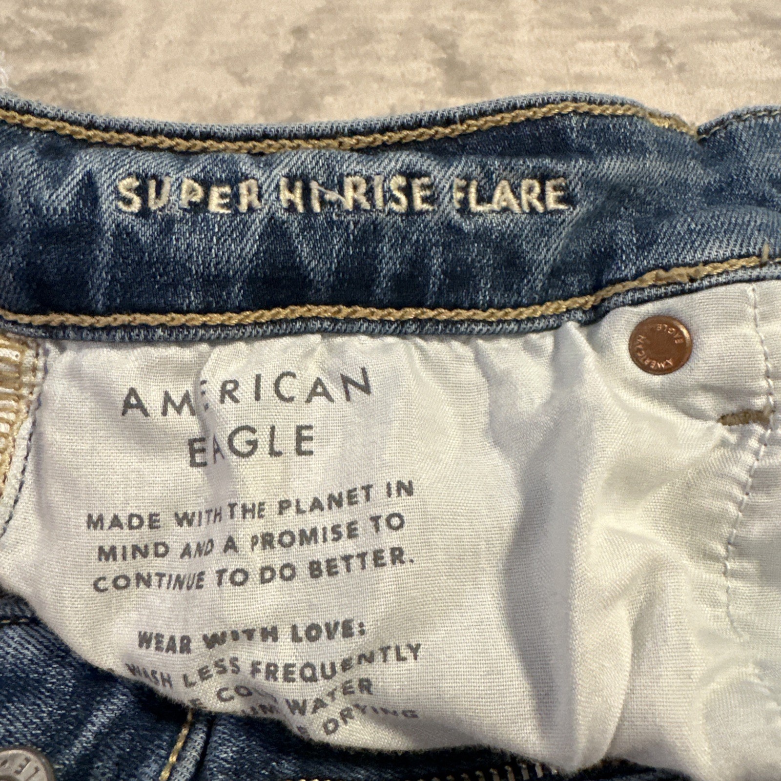 American Eagle Super Hi-Rise Flare Jeans Sz 8 Short Distressed B - photo 5