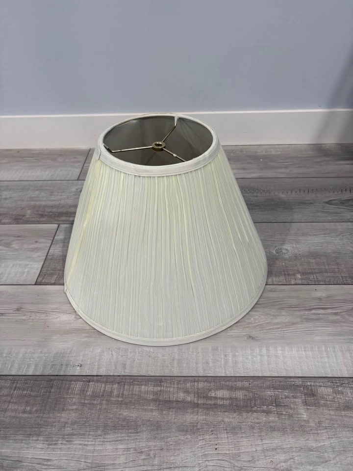 Cream Pleated Lamp Shade - photo 2