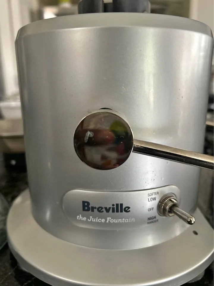 Breville the Juice Fountain Juicer