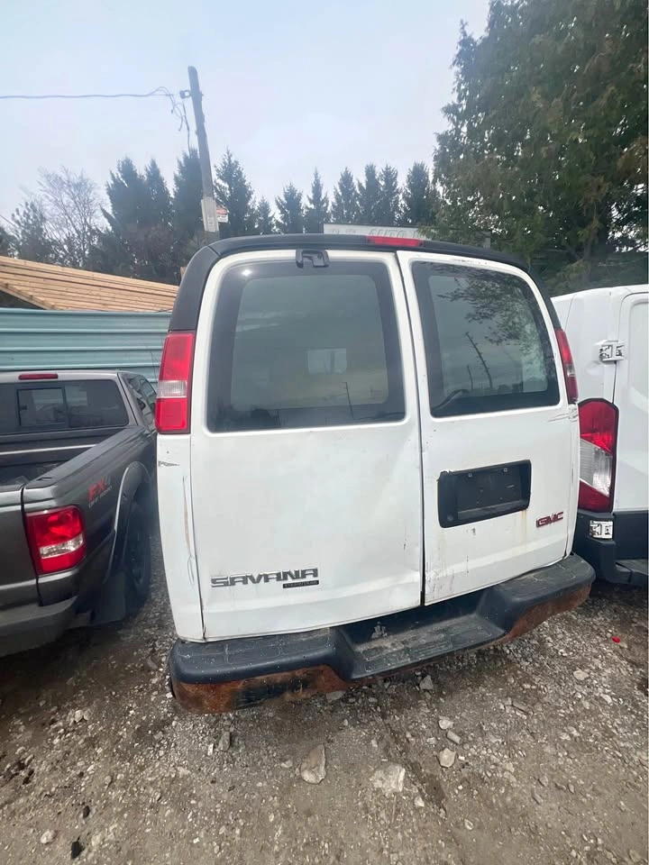 2010 GMC Savana Van - Body Parts Only