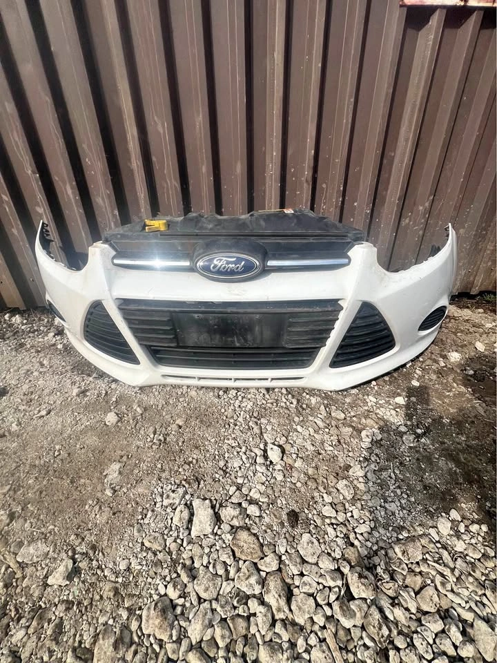 2014-2012 Ford Focus Front Bumpers - White & Black