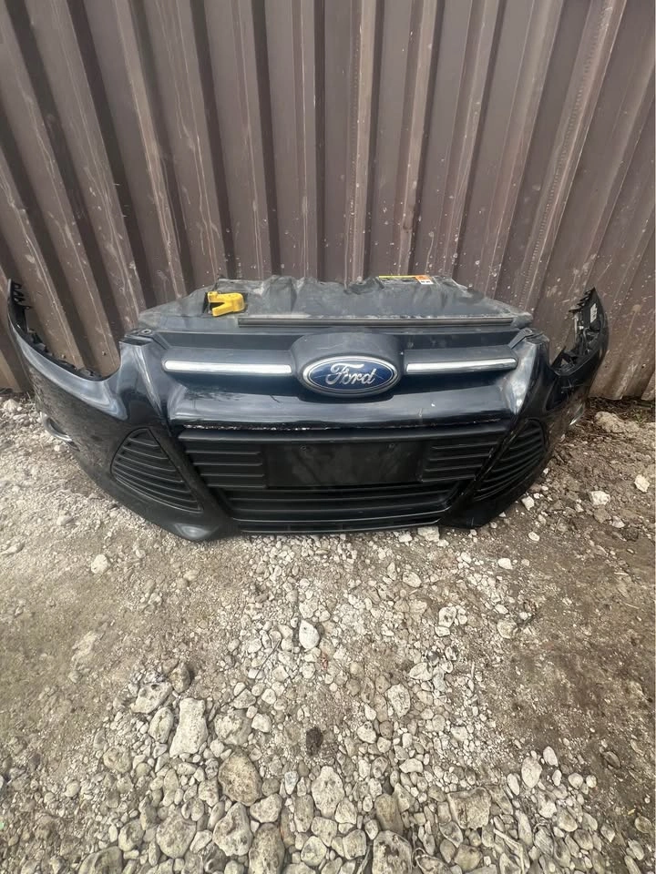2014-2012 Ford Focus Front Bumpers - White & Black - photo 2