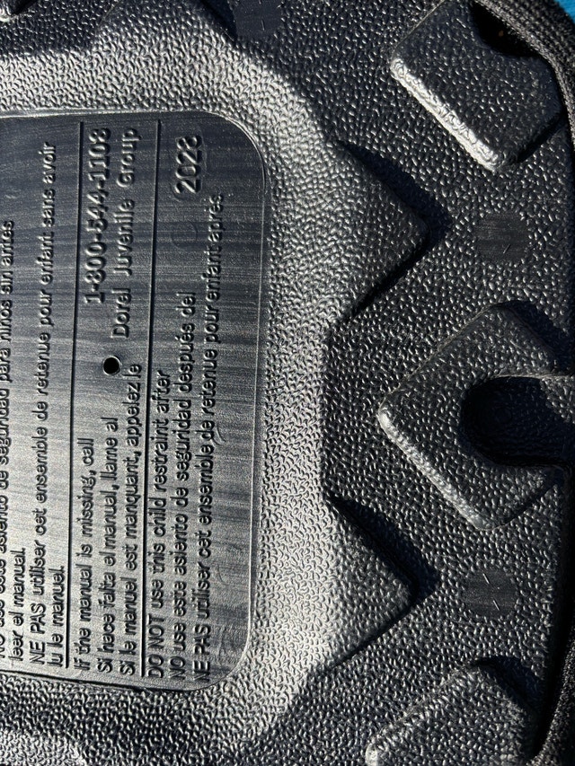 Cosco booster seat - photo 2