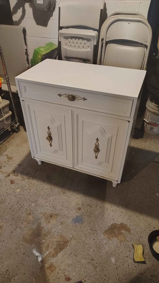 Lovely white Cabinet - photo 2