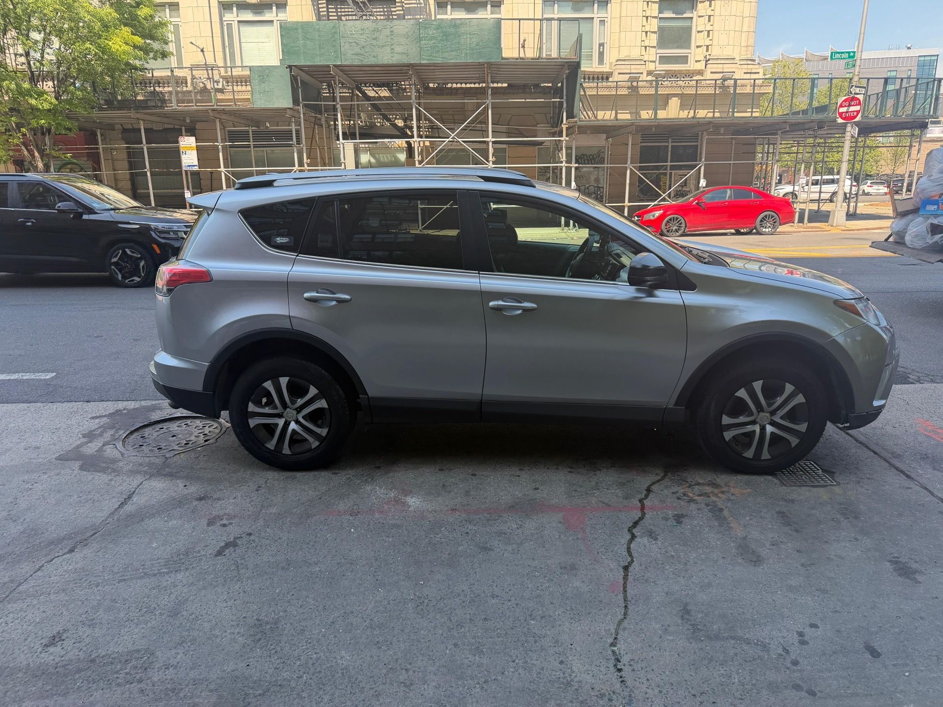 2017 Toyota Rav4 - photo 3