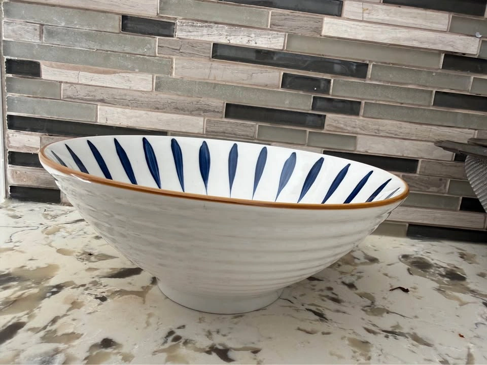 Beautiful Matching Serving Plates - photo 4