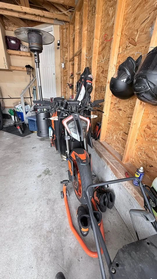 2022 KTM 1290 Super Duke R - photo 2