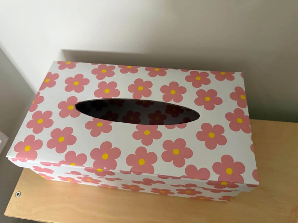 Pink floral tissue box - photo 2