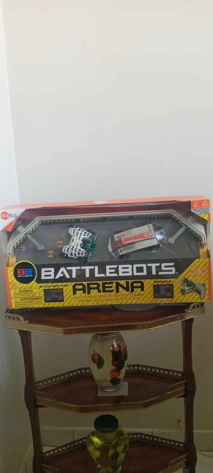 Hexbug BattleBots Arena Witch Doctor and Bronco  NEW BOXED - photo 2