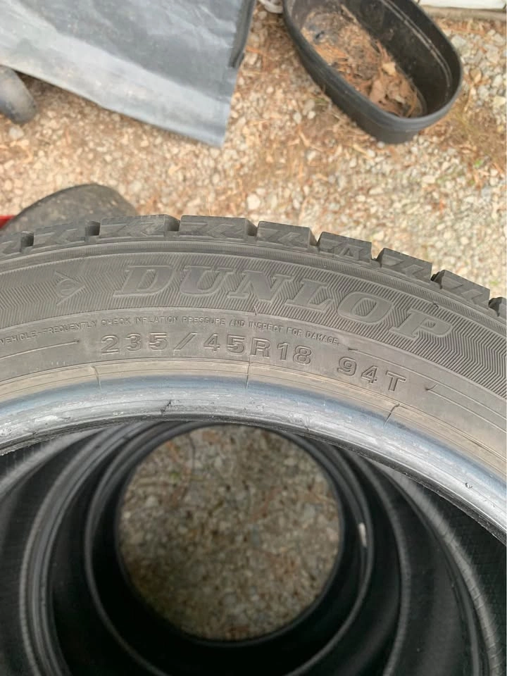 Dunlop Winter Maxx WM02 235/45R18 winter tires (4) - photo 2