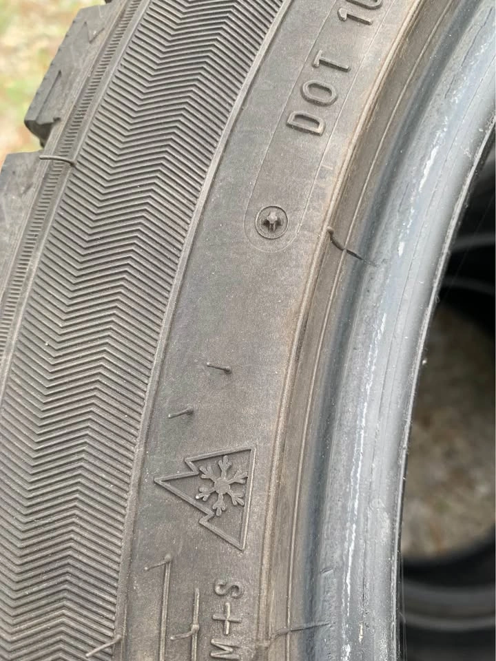 Dunlop Winter Maxx WM02 235/45R18 winter tires (4) - photo 4