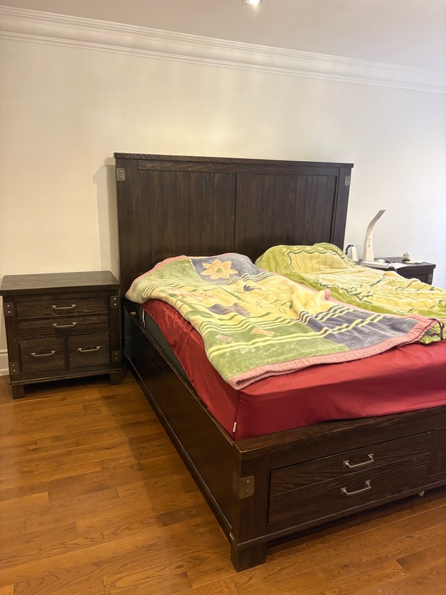 King Size Ashly Bedroom Set - photo 2