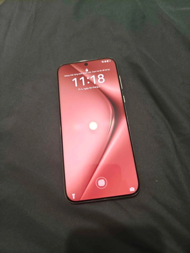 Huawei P70 Ultra Red Exclusive - photo 2