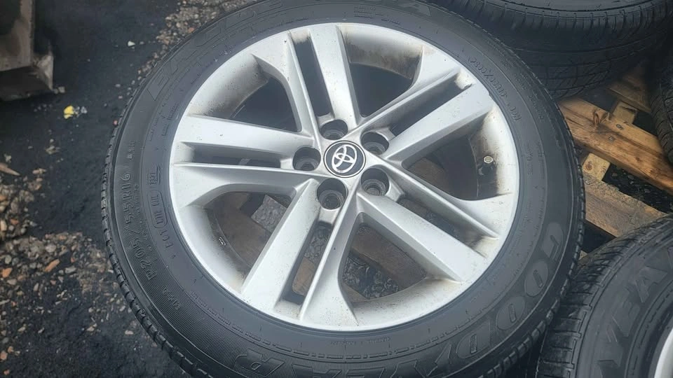 Toyota Rims and Tires 205 55 R16 - photo 3