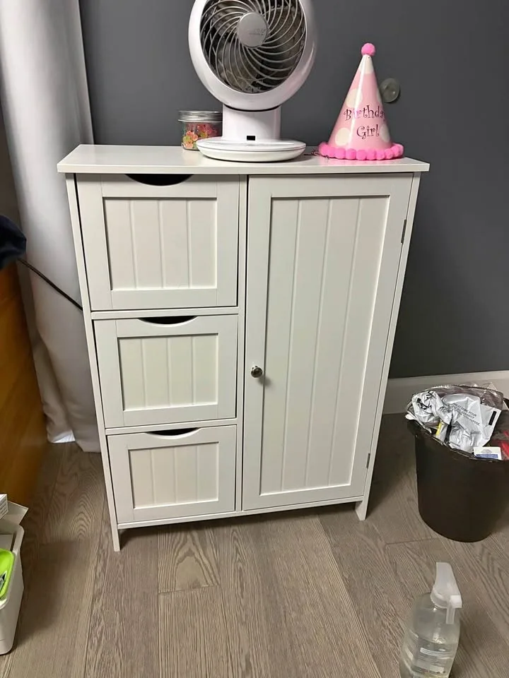 White cabinet