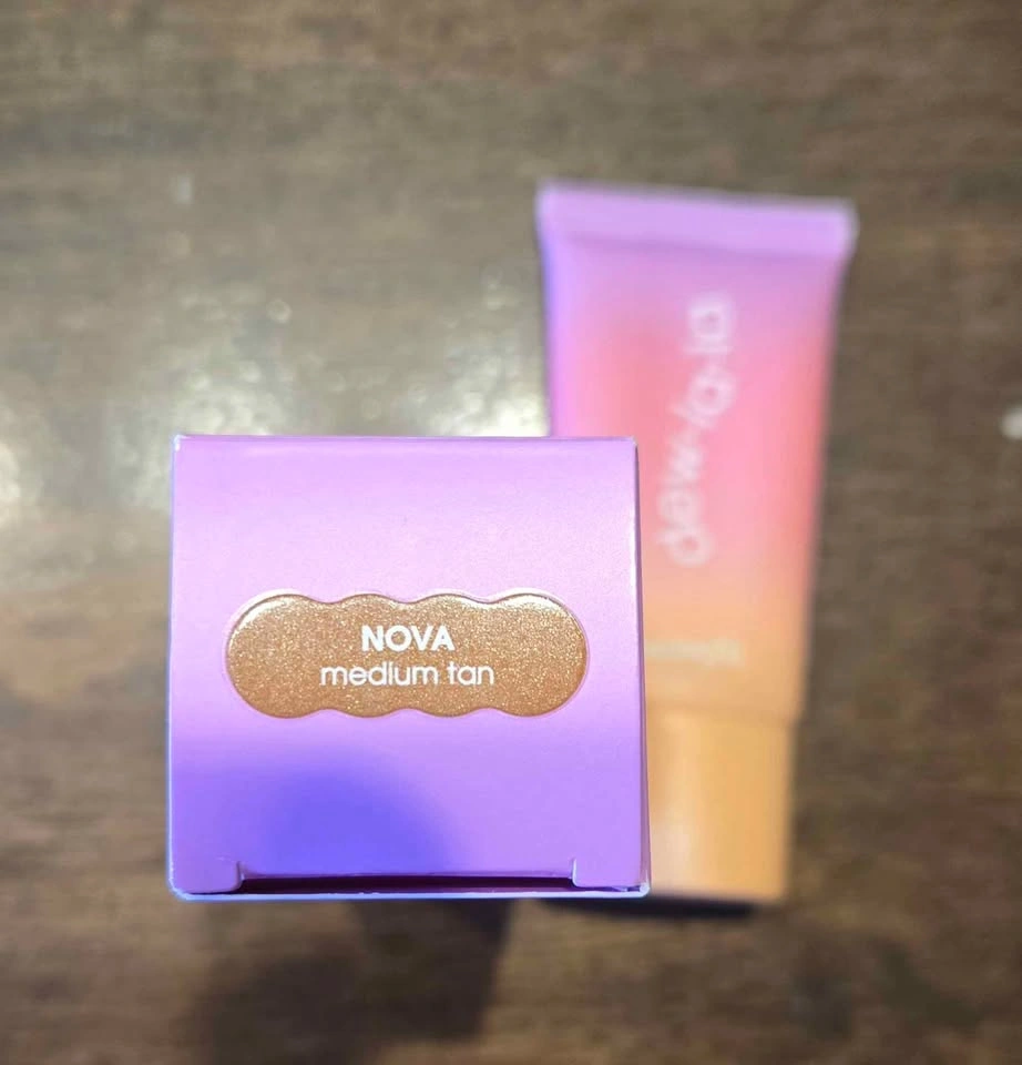 Benefit Dew-La-La Liquid Glow Nova Medium Tan 25mL - photo 2