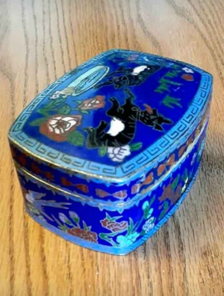 Uniqe Antique 1800's Chinese Cloisonne Brass Box - photo 4