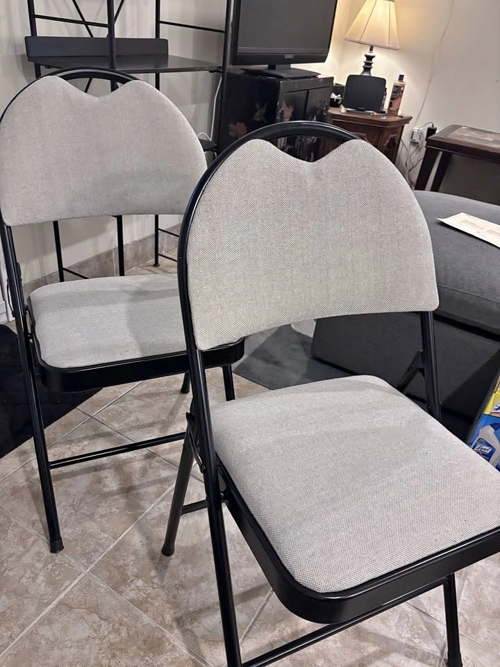 Pair of folding chairs