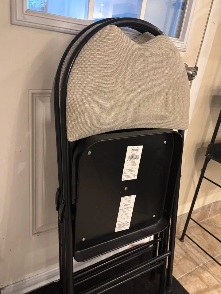 Pair of folding chairs - photo 3