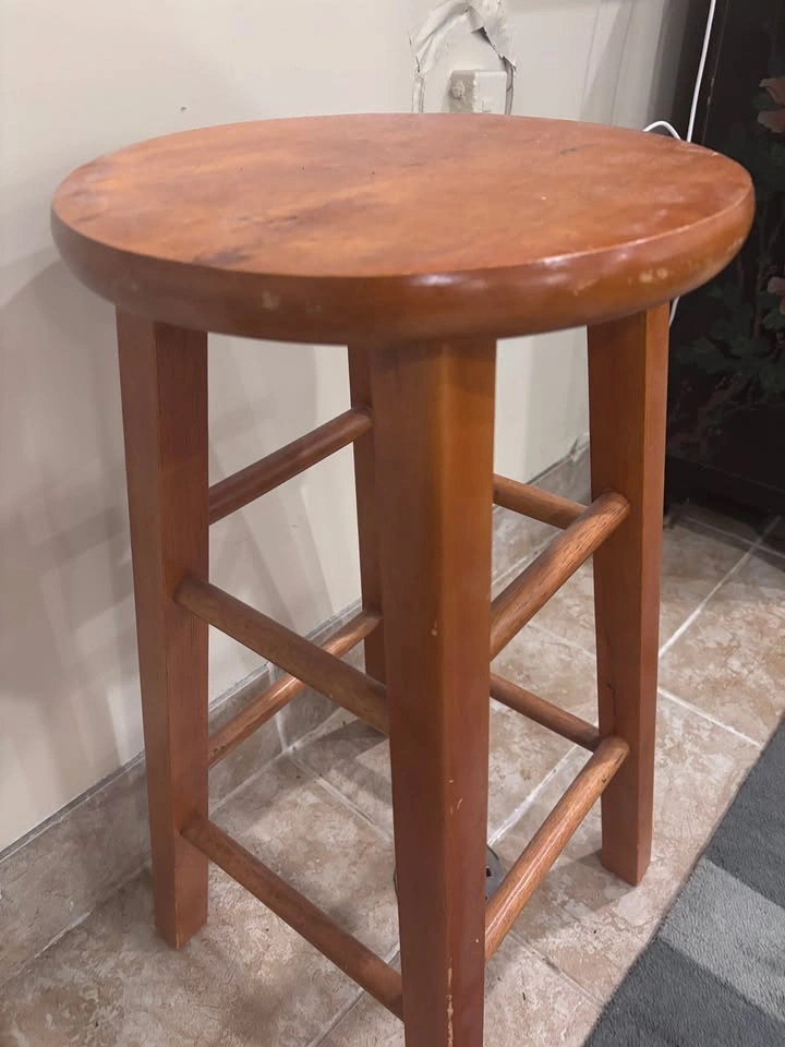 Wooden stool (2 ft tall) - photo 3