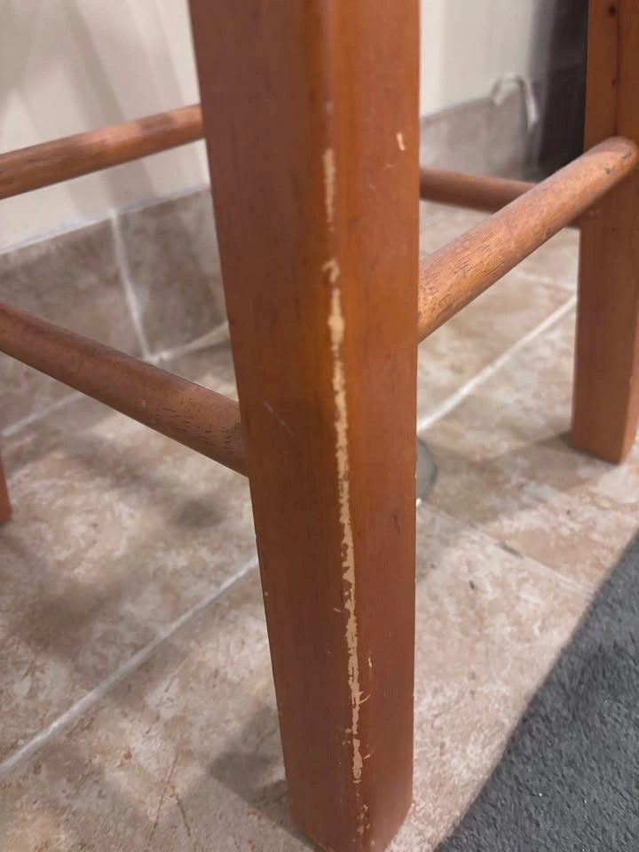 Wooden stool (2 ft tall) - photo 4