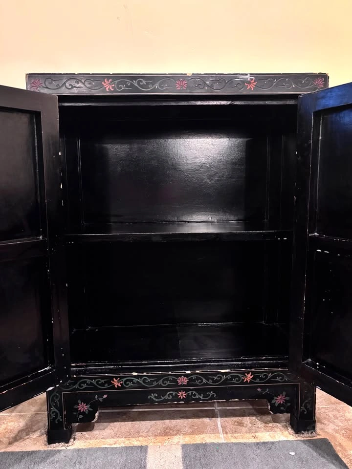 Vintage Chinese Wedding Cabinet - Black Lacquer - photo 2