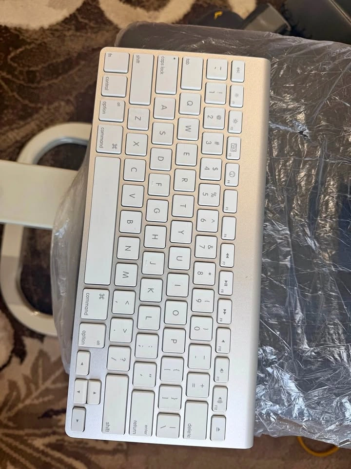 Apple Magic Keyboard A1314 Bluetooth Wireless