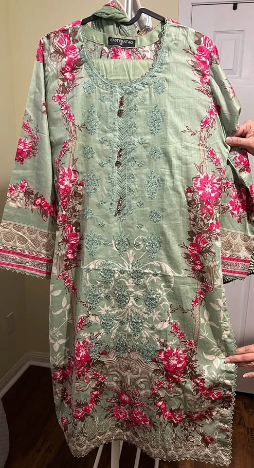 3pcs Lawn Embroidered Suit with Chiffon Dupatta - photo 4