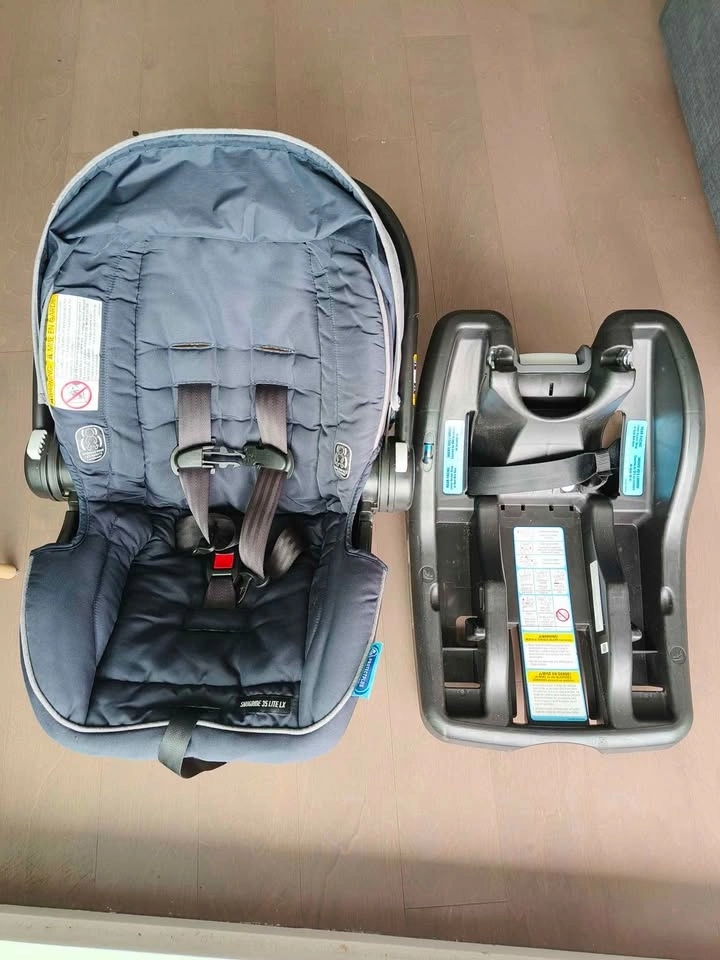 Graco Infant Car Seat and Base - photo 2
