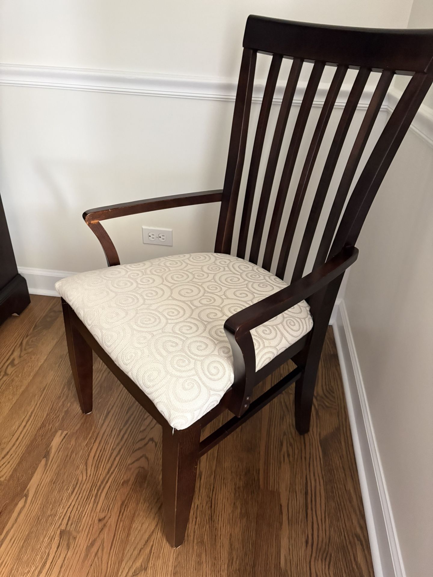 Basset Dining Room Set - photo 3