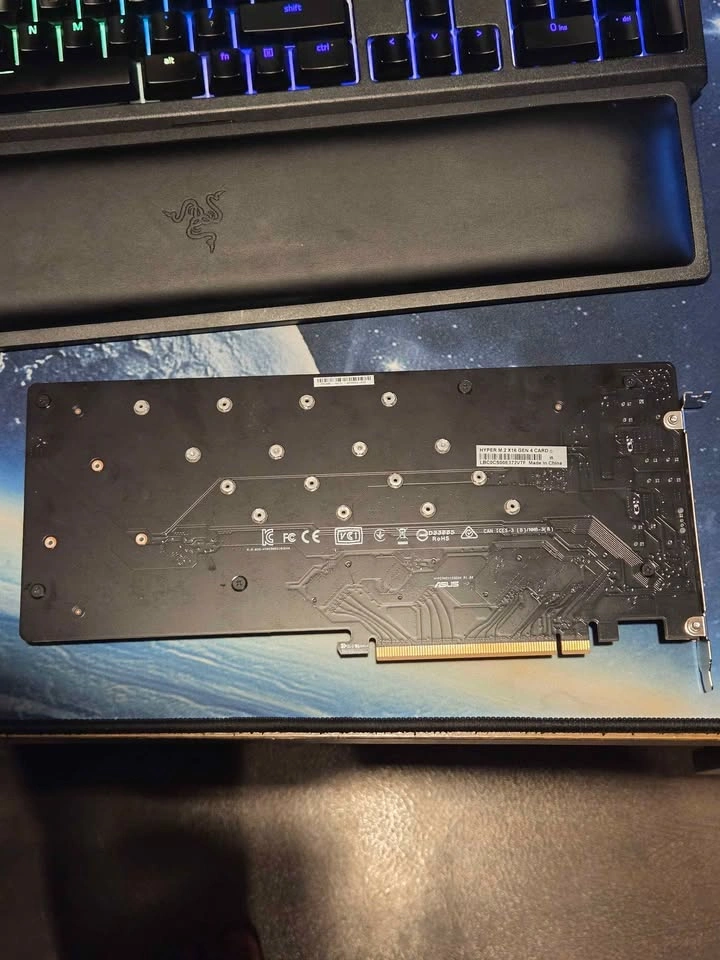ASUS Hyper M.2 PCIE Gen 4 - photo 2