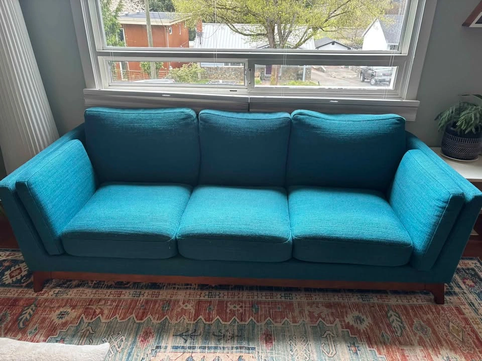 Beautiful teal Amelia sofa couch - photo 4