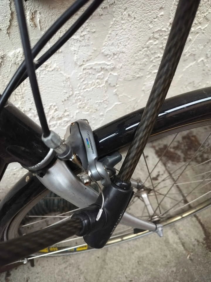Novara Strada Roadbike - barely used - photo 3