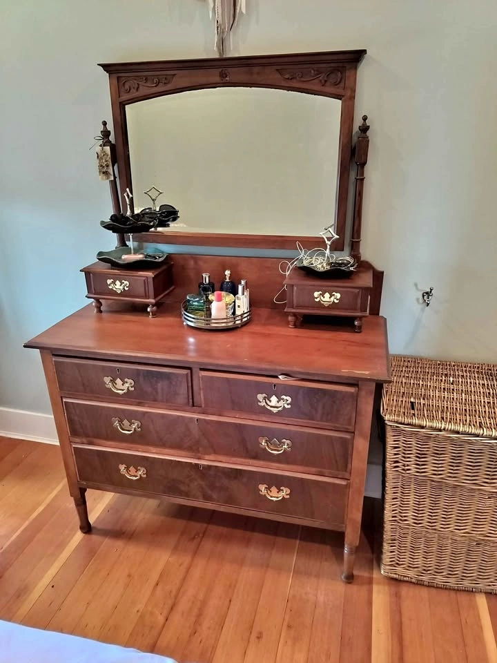 Vintage dressing table with mirror