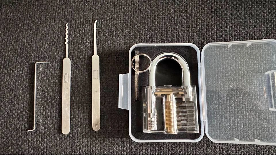 Beginners Locking pick kit ( learning )