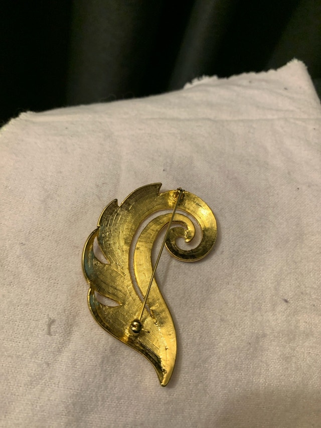 Vintage Swirling Leaf Brooch - Gold Tone - photo 2