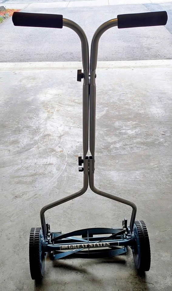 Manual Lawn Mower - 14 Inches